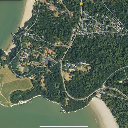 Sur La Pointe De Suzac Et Ses Criques